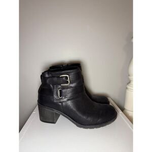Baretraps Dionna Black Ankle Bootie Boots Faux Leather Zip Up Buckle Size 6.5